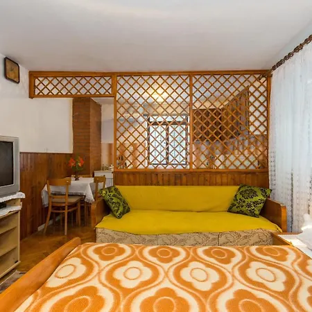 Perovic Guest house 3*