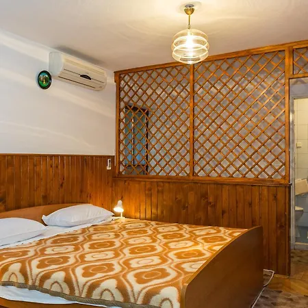 Guest house Perovic 3*