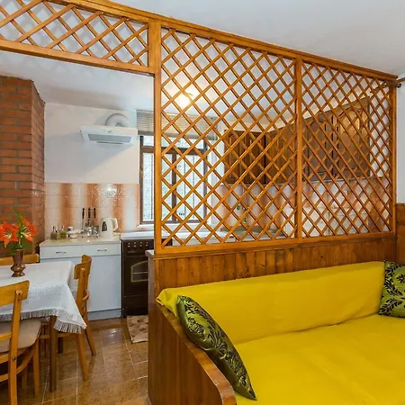 Perovic Guest house 3*
