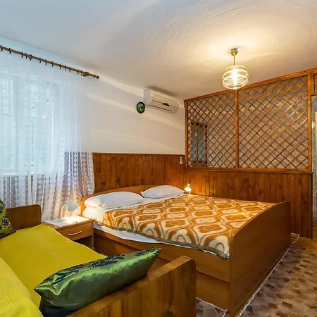 Perovic Pensionat 3*